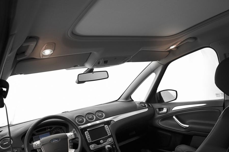  Ford S-Max 2010 года  (фото 2 из 21)